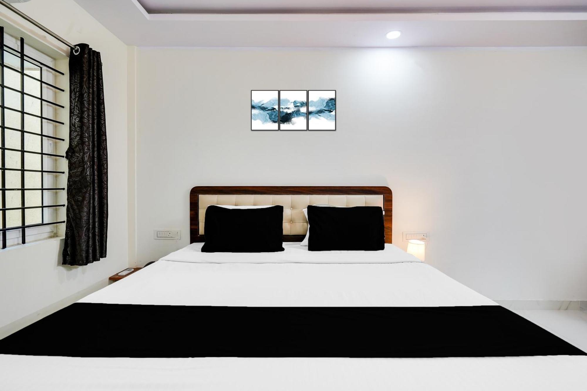 Townhouse Bidadi Formerly Royal Garuda ภายนอก รูปภาพ