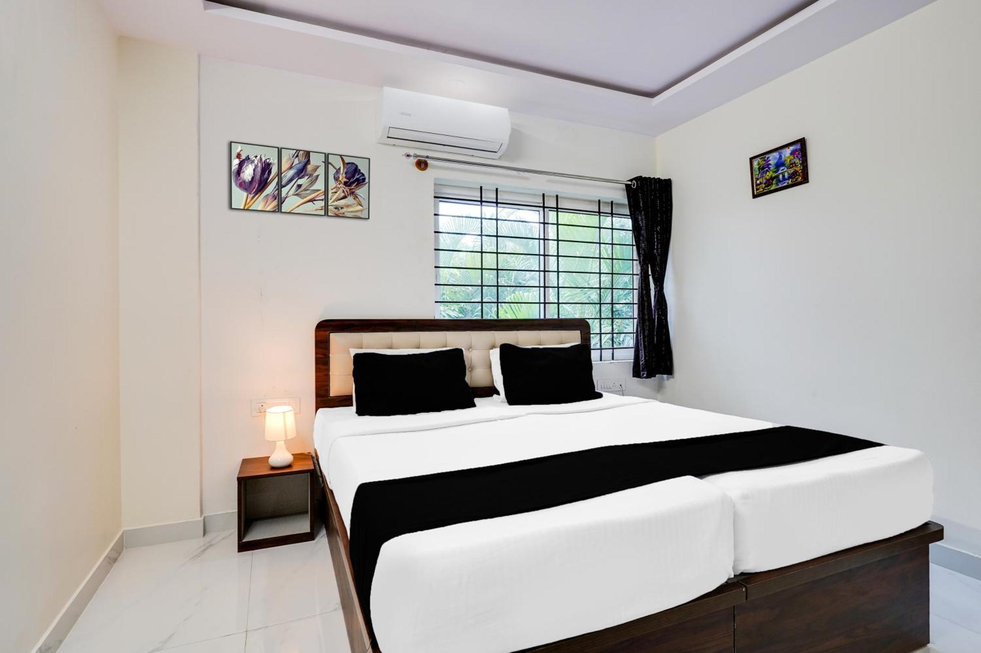Townhouse Bidadi Formerly Royal Garuda ภายนอก รูปภาพ