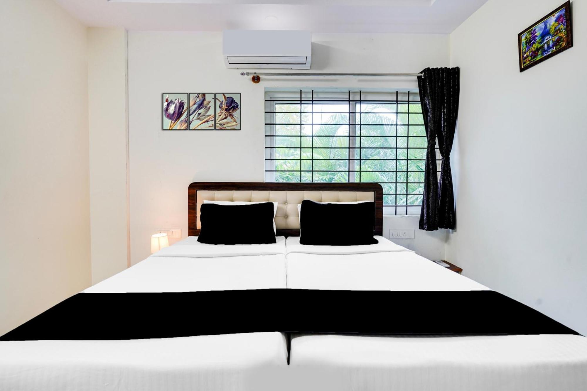Townhouse Bidadi Formerly Royal Garuda ภายนอก รูปภาพ