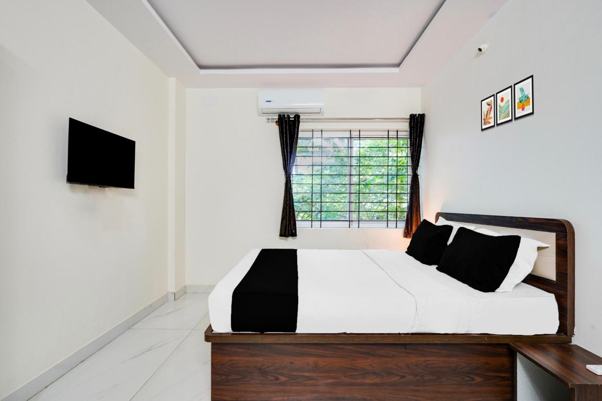 Townhouse Bidadi Formerly Royal Garuda ภายนอก รูปภาพ