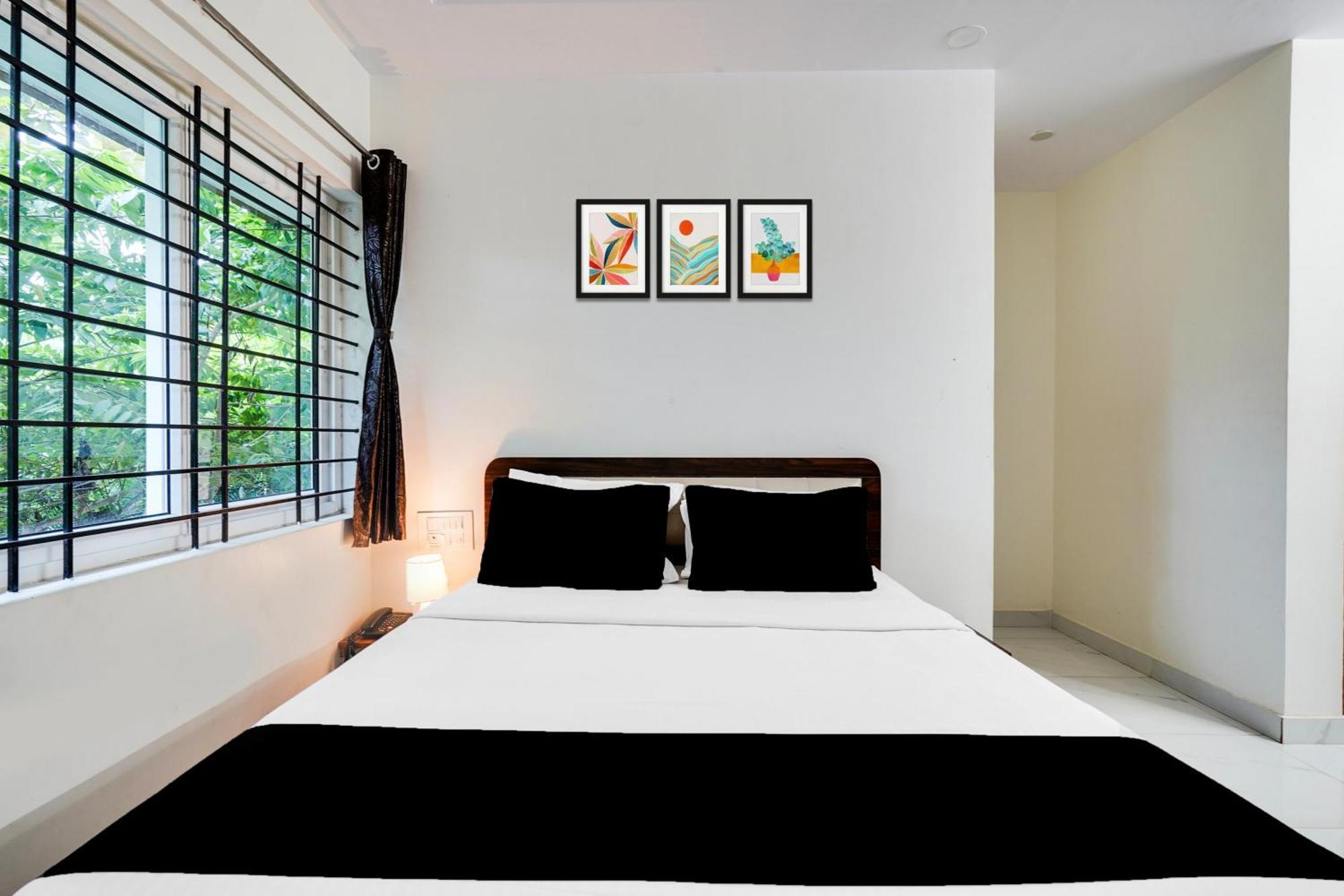 Townhouse Bidadi Formerly Royal Garuda ภายนอก รูปภาพ