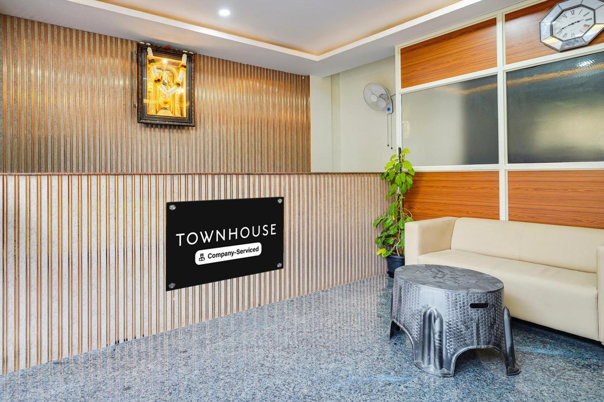 Townhouse Bidadi Formerly Royal Garuda ภายนอก รูปภาพ
