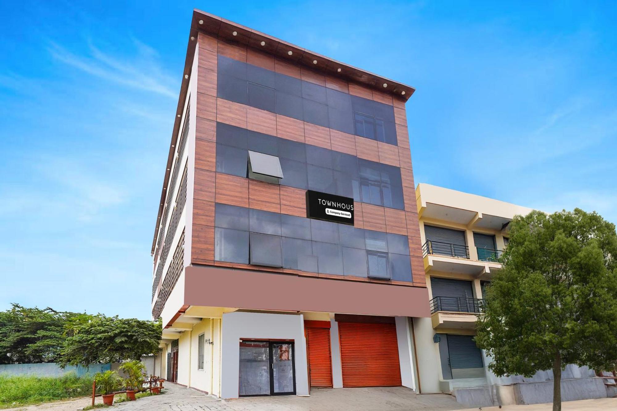 Townhouse Bidadi Formerly Royal Garuda ภายนอก รูปภาพ