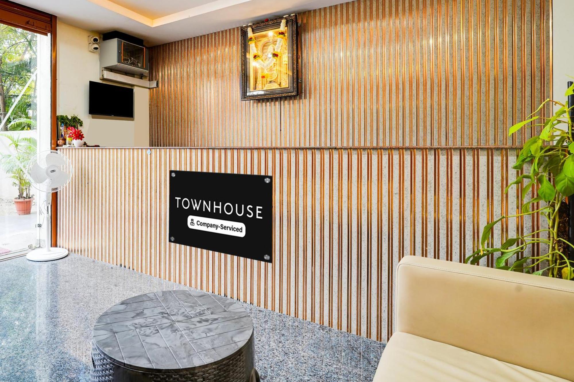 Townhouse Bidadi Formerly Royal Garuda ภายนอก รูปภาพ