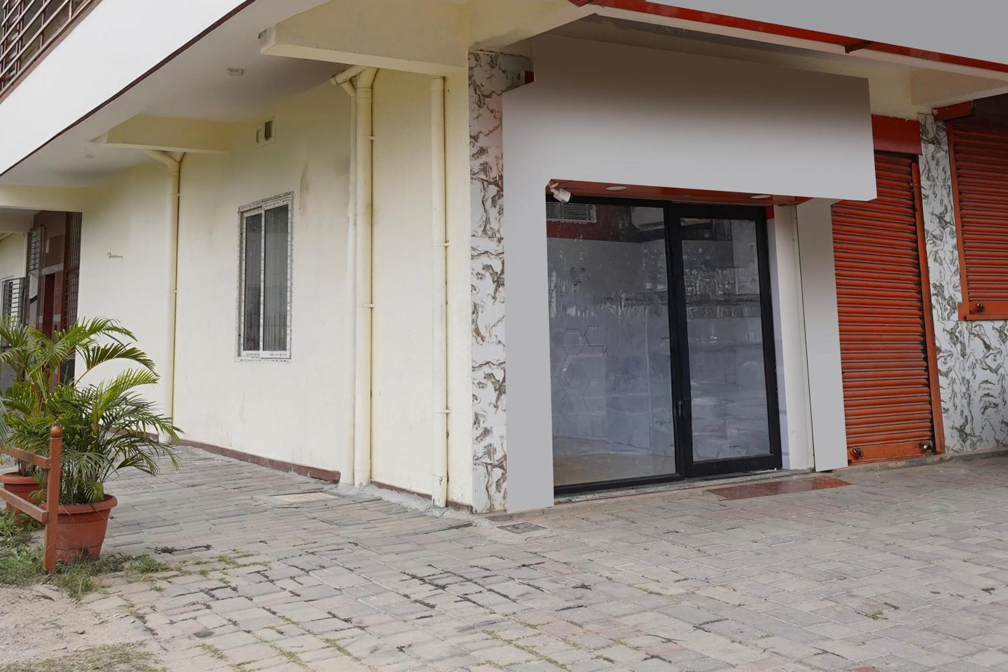 Townhouse Bidadi Formerly Royal Garuda ภายนอก รูปภาพ